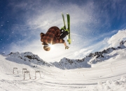 开云体育视频直播-绿茵场上的正名之战，布鲁诺用实力打破质疑，爱尔兰强压阿尔及利亚的战术启示