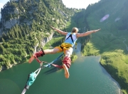 开云体育平台APP-赛道上的艺术，阿隆索关键制胜，阿斯顿马丁力克雷诺车队