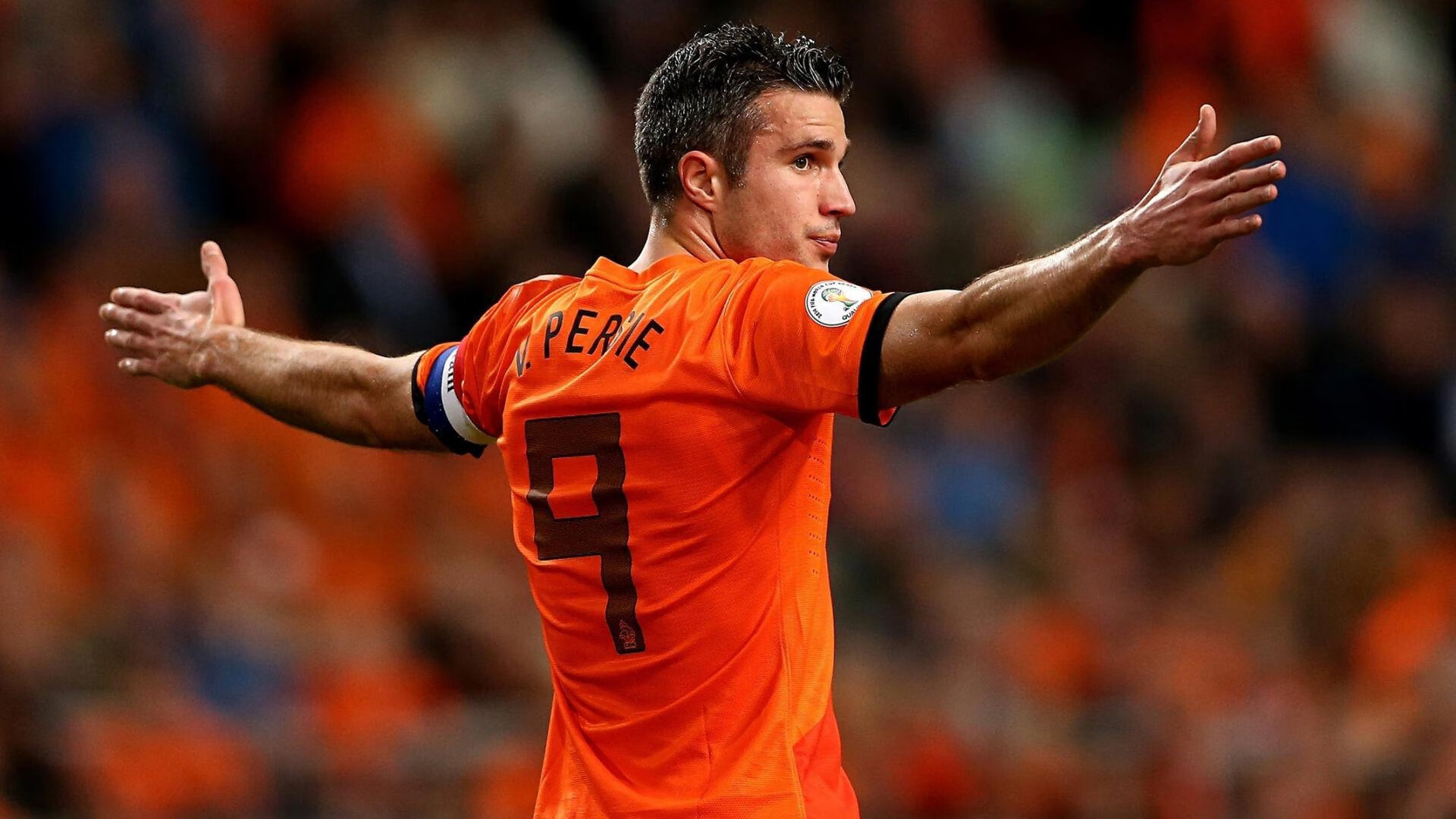 赛道与球场的双重爆冷，F1揭幕战与勇士魔术之战揭示体育魅力